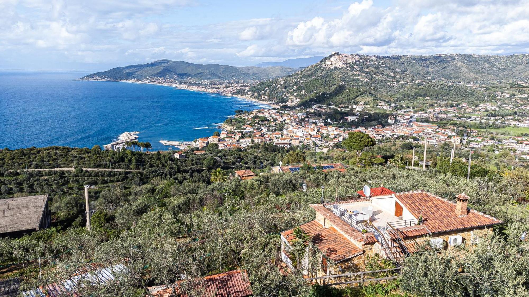 Bellezza In Cilento Panoramic Apts Castellabate Bagian luar foto