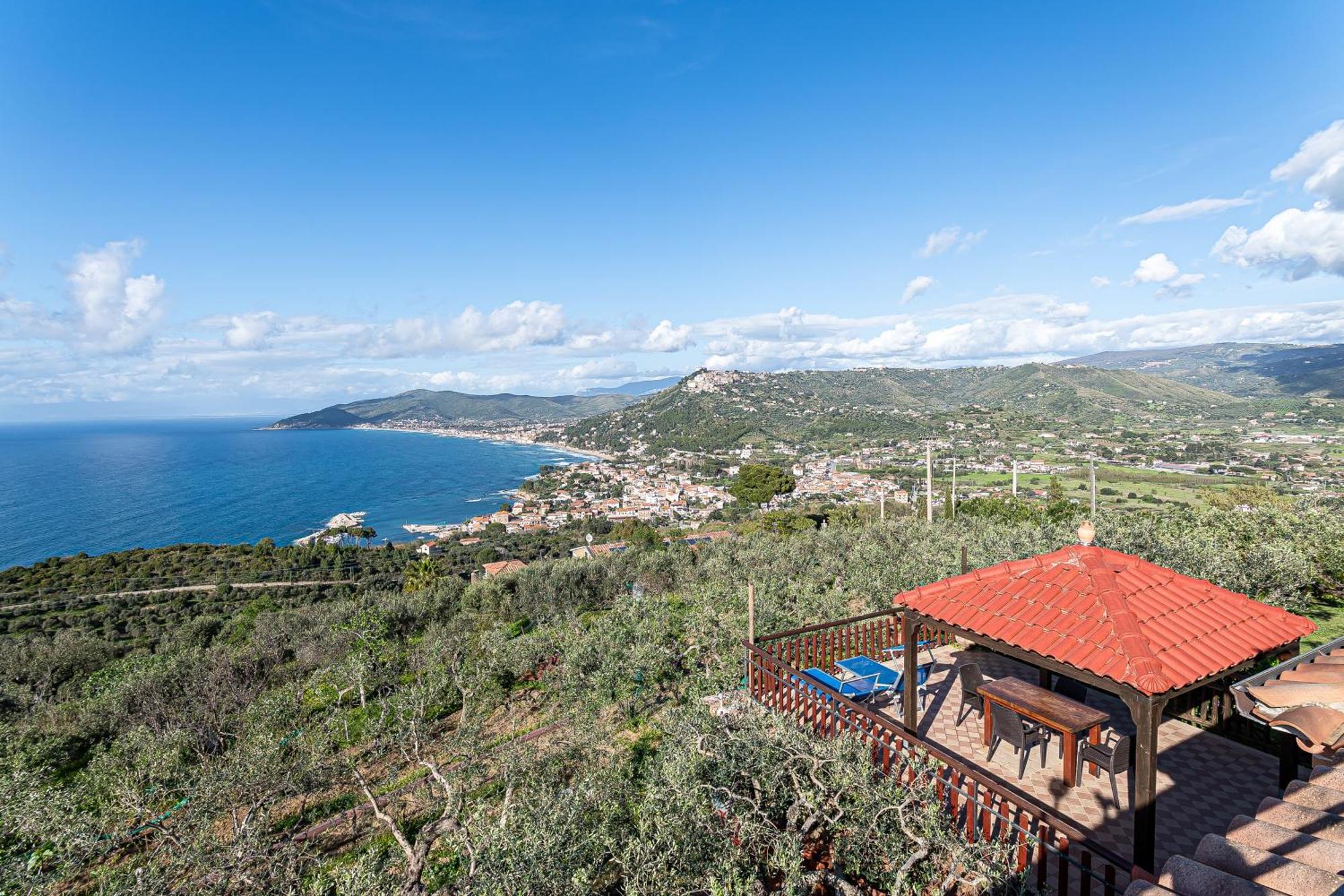 Bellezza In Cilento Panoramic Apts Castellabate Bagian luar foto