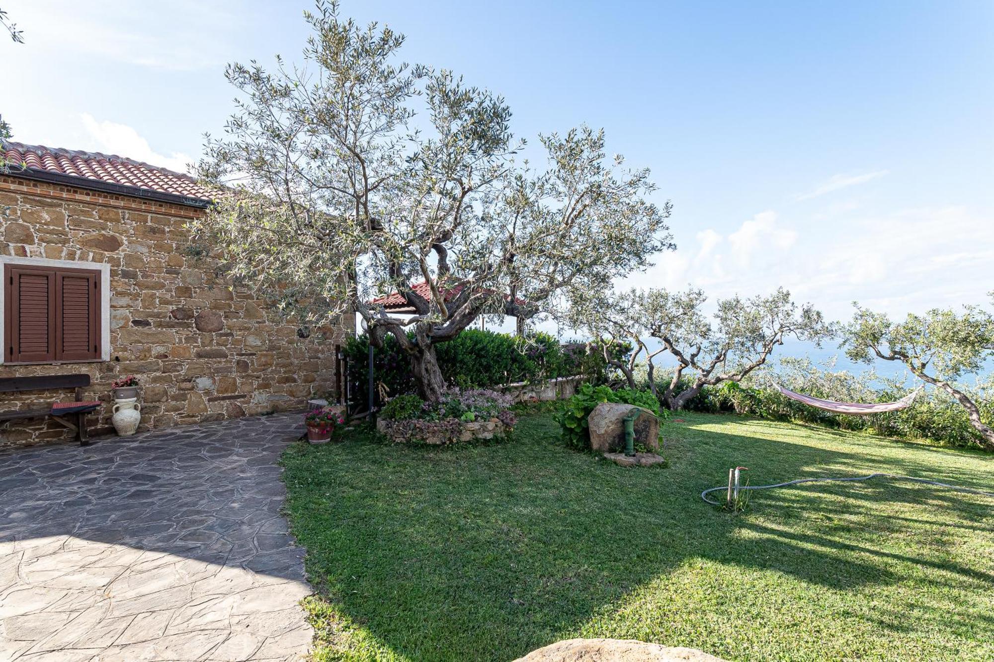 Bellezza In Cilento Panoramic Apts Castellabate Bagian luar foto